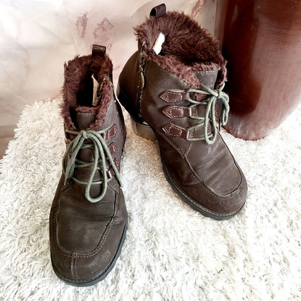 Trotters fur lined lace up boots